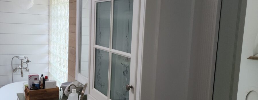 Professional water damage mitigation and mold remediation in Lakewood Ranch, Florida, including moisture mapping, structural drying, containment, and environmental cleaning.